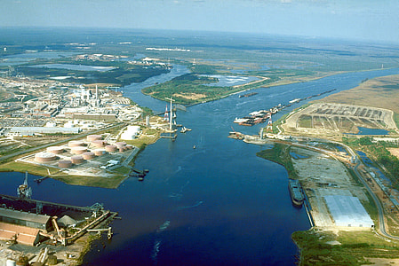 Port of Mobile at Chickasaw Creek in Mobile, Alabama thumbnail