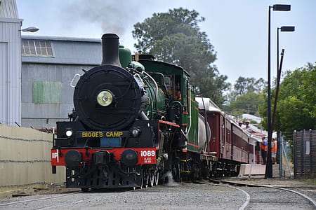 green and black train thumbnail