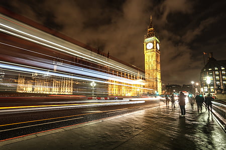 time lapse photo of Elizabeth's Tower thumbnail