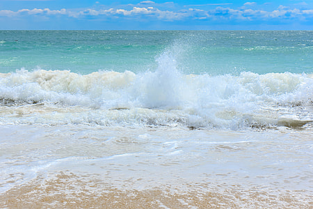 ocean waves crushing on seashore thumbnail