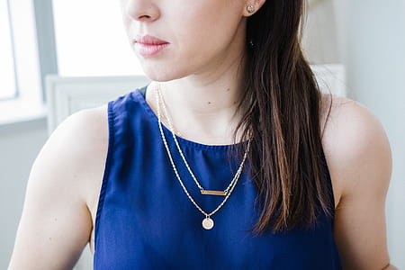 Women's Gold Necklace Photo thumbnail