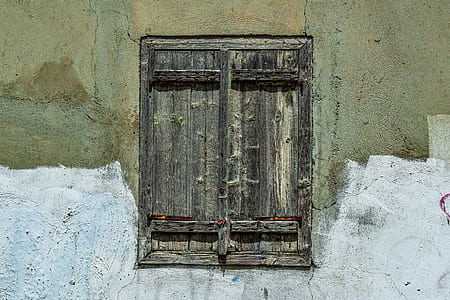rectangular gray wooden window thumbnail