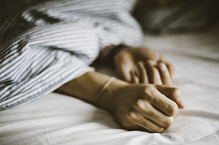 Shallow Focus Photography of Hands thumbnail