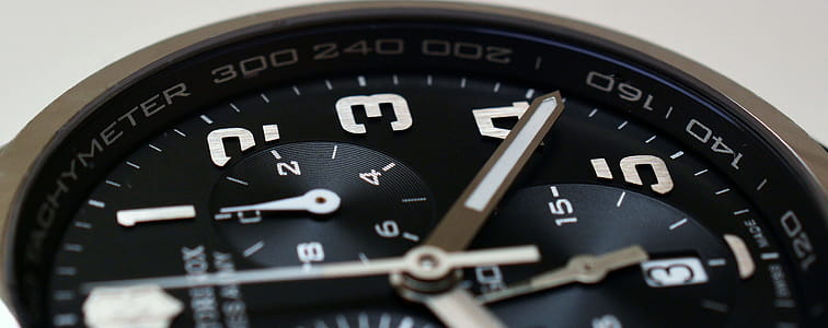Round Silver-colored Analog Watch thumbnail