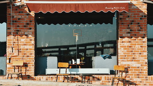 photo of clear glass storefront thumbnail