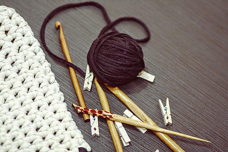 brown yarn thumbnail