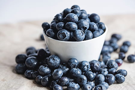 selective focus photography of blueberries thumbnail