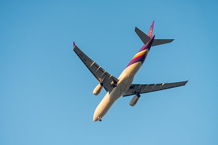 white and red airplane thumbnail