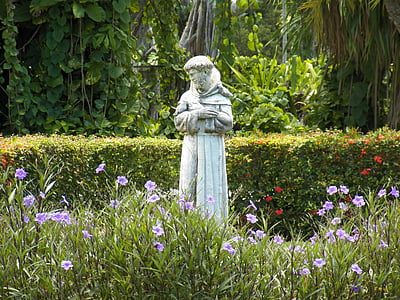 statue in the middle of garden thumbnail