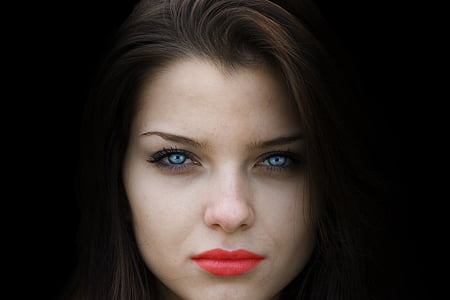 photography of woman's face thumbnail