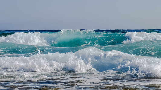 body of water waves thumbnail