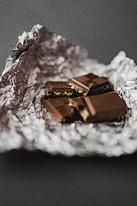 White and nut chocolate bars thumbnail