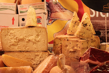 close photo of bread box thumbnail