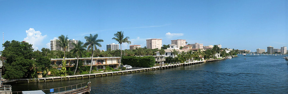 Panoramic view of a portion of the Intracoastal Waterway in downtown Boca Raton, Florida thumbnail