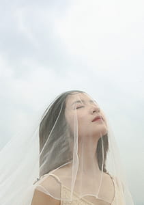 woman wearing veil thumbnail