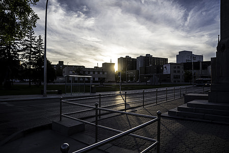 Sunset between two buildings in Winnipeg thumbnail