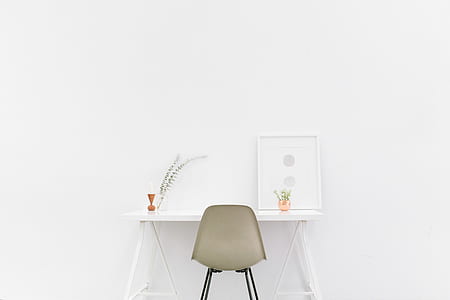 photo of white table thumbnail