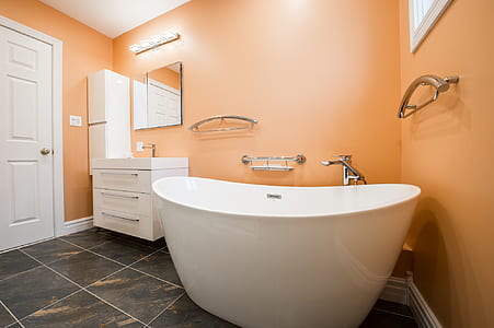 white ceramic bathtub thumbnail