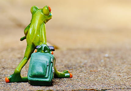 green frog ceramic figurine thumbnail