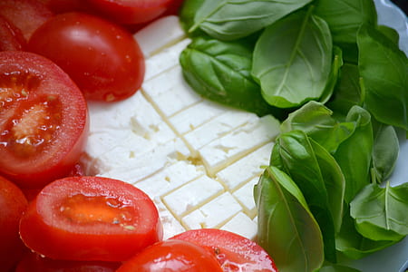 sliced tomato and leafy vegetable lot thumbnail