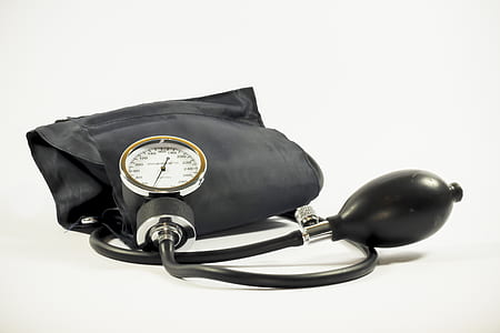 black sphygmomanometer thumbnail