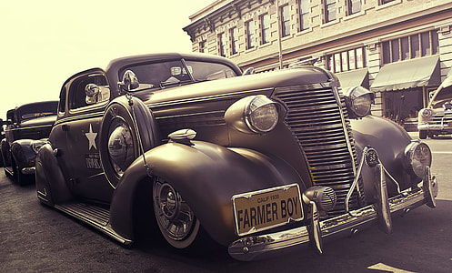classic black coupe thumbnail