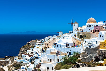 photo of white painted houses thumbnail