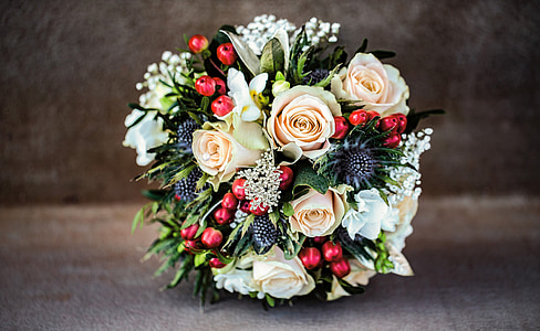 close-up photography of flower bouquet thumbnail