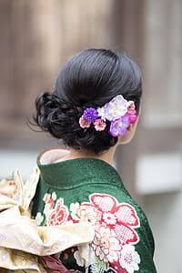 woman in green and red floral kimono in shallow photography thumbnail