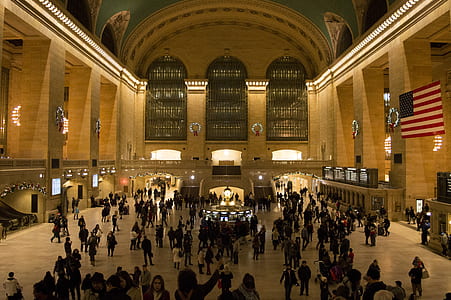 people inside the train station thumbnail