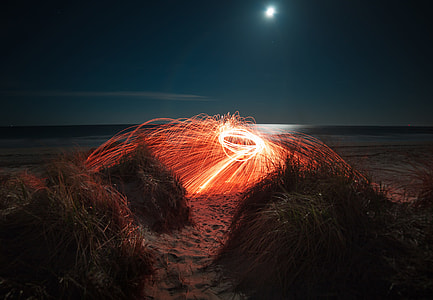 long exposure photography, steel, wire, full moon thumbnail