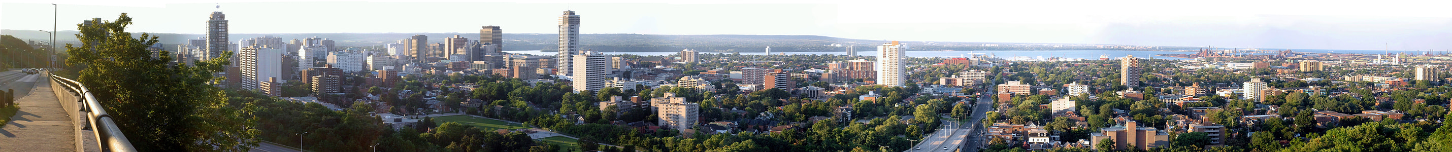 Panoramic view of lower Hamilton from Sam Lawrence Park in Ontario, Canada thumbnail