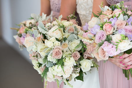 woman holding bouquet of flowers thumbnail