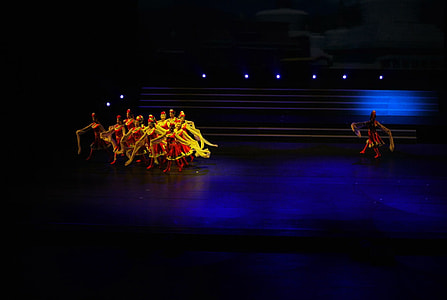 women dancing on stage thumbnail
