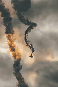 smoke emitting biplane thumbnail