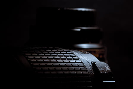 close-up photography of camera lens thumbnail
