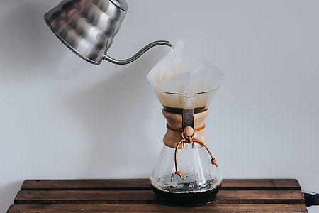 Pouring hot water in Chemex thumbnail
