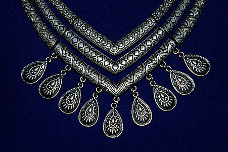 silver necklaces thumbnail