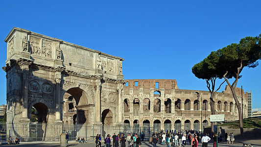 people outside Verana di Arena, Rome thumbnail