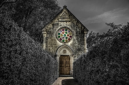 grayscale photo of a building thumbnail
