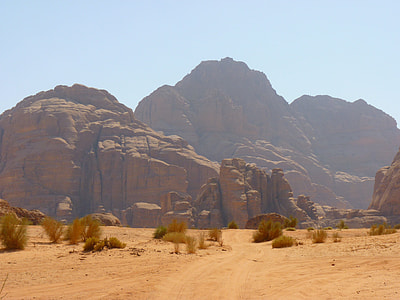 mountain ranges in desert thumbnail