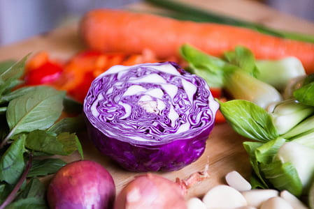 focused photo of a onion thumbnail