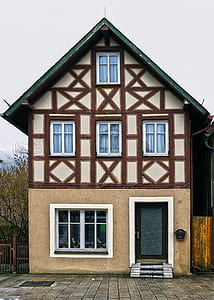 brown house thumbnail