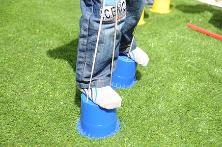 person playing outdoor games thumbnail