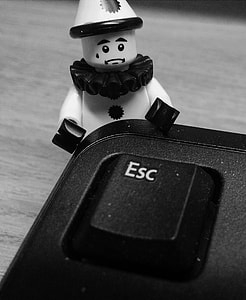 computer keyboard escape button thumbnail