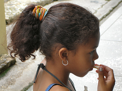 girl eats biscuit thumbnail