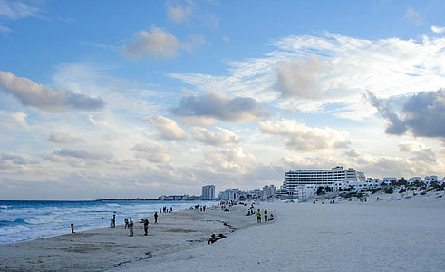 Beach landscape in Cancun, Mexico thumbnail