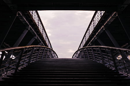 staircase photo thumbnail