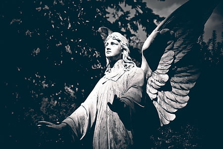 angel statuette thumbnail