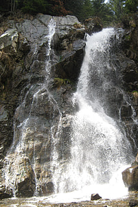 Cascada, Waterfall Mountains thumbnail